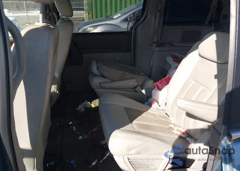 2009 Chrysler Town & Country Touring из США, поврежденный, VIN 2A8HR54189R676555